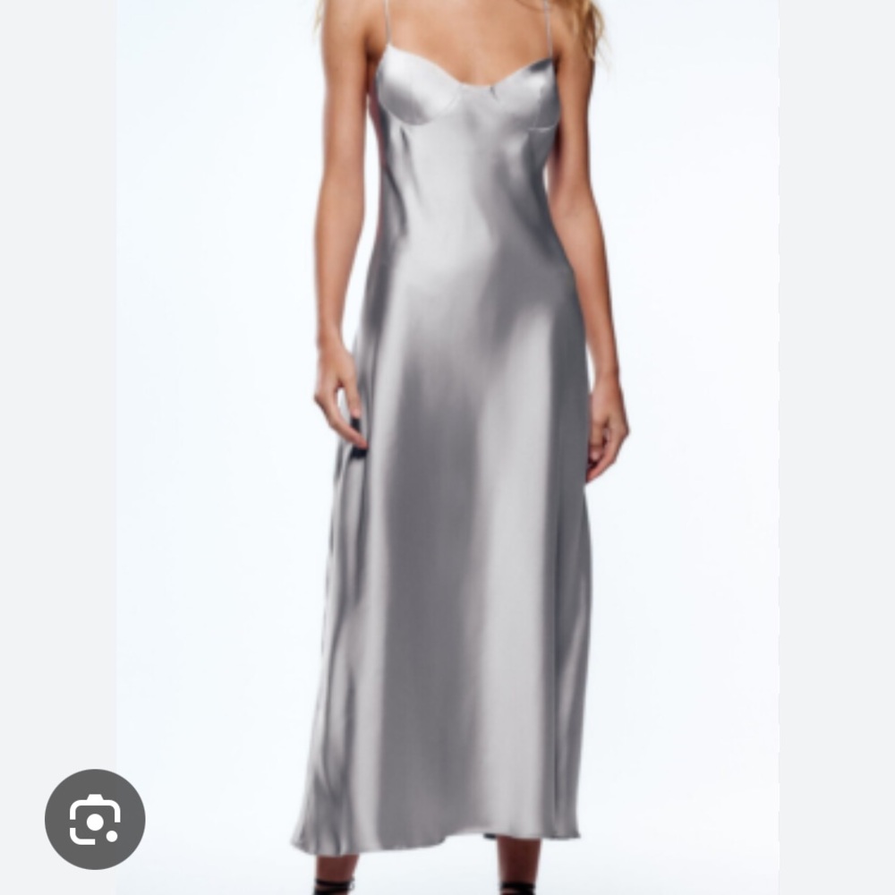 🆕🏷️ Zara Satin Dress